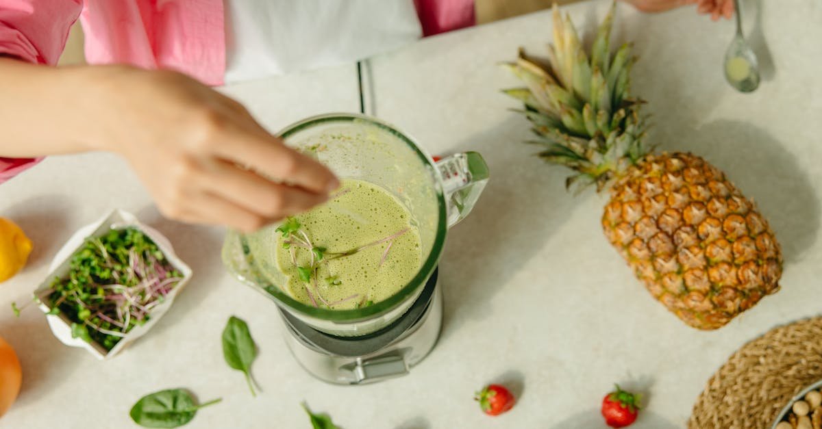 Smoothie białkowe bez grudek: wielki test i ranking blenderów dla aktywnych