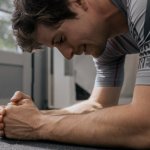 Core jak skała: jak trenować, by zbudować siłę i stabilizację całego ciała