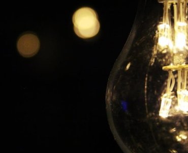 Lampy solarne LED pod lupą: co je naprawdę od siebie różni i jak wybrać najlepszą?