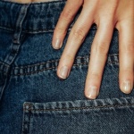 Bootcut i flared wracają! 9 sposobów, by nosić je stylowo i wydłużyć sylwetkę